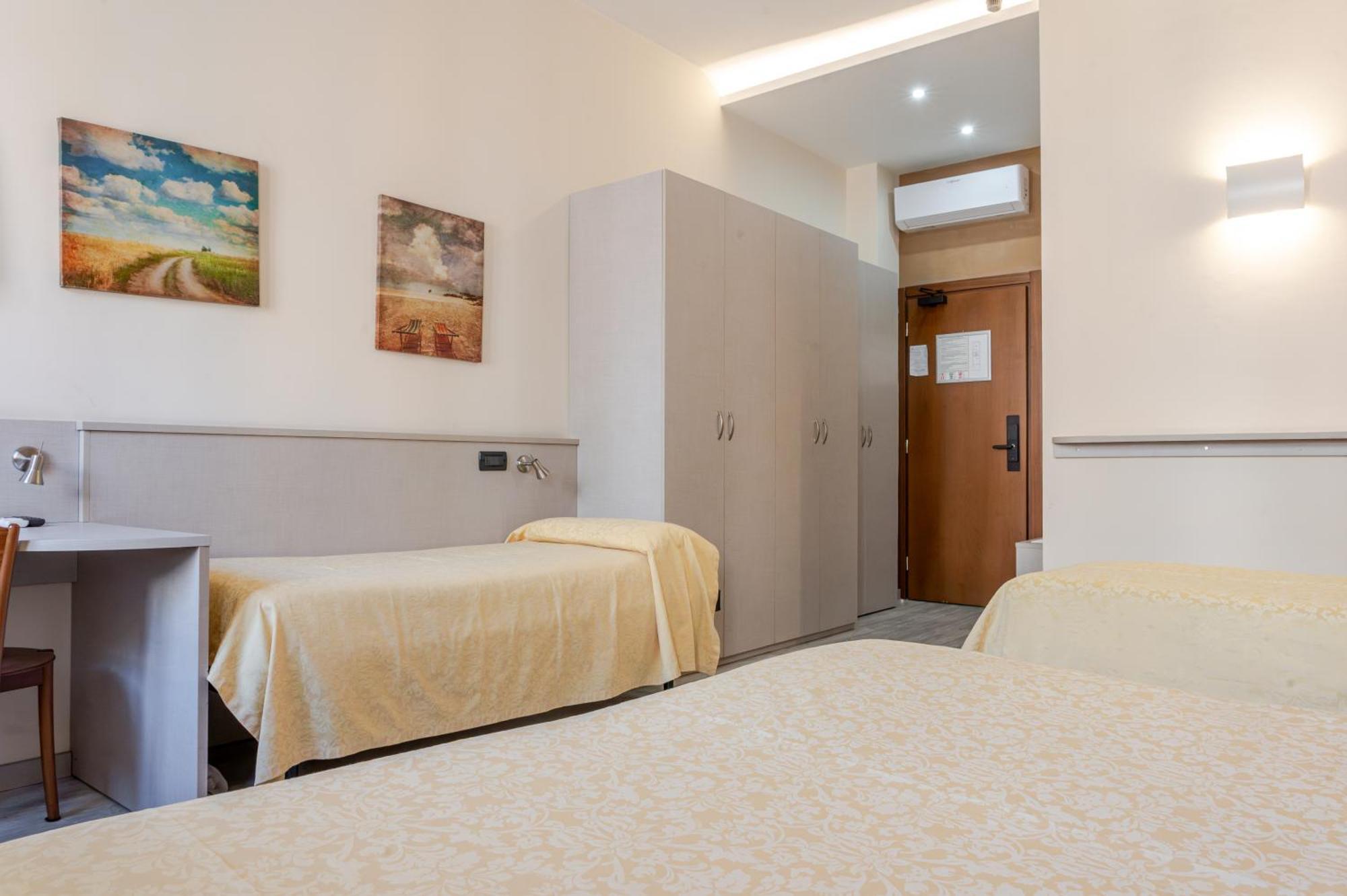 Hotel Posta - 3 Stars - Comfortable Stay In Ventimiglia Exteriér fotografie