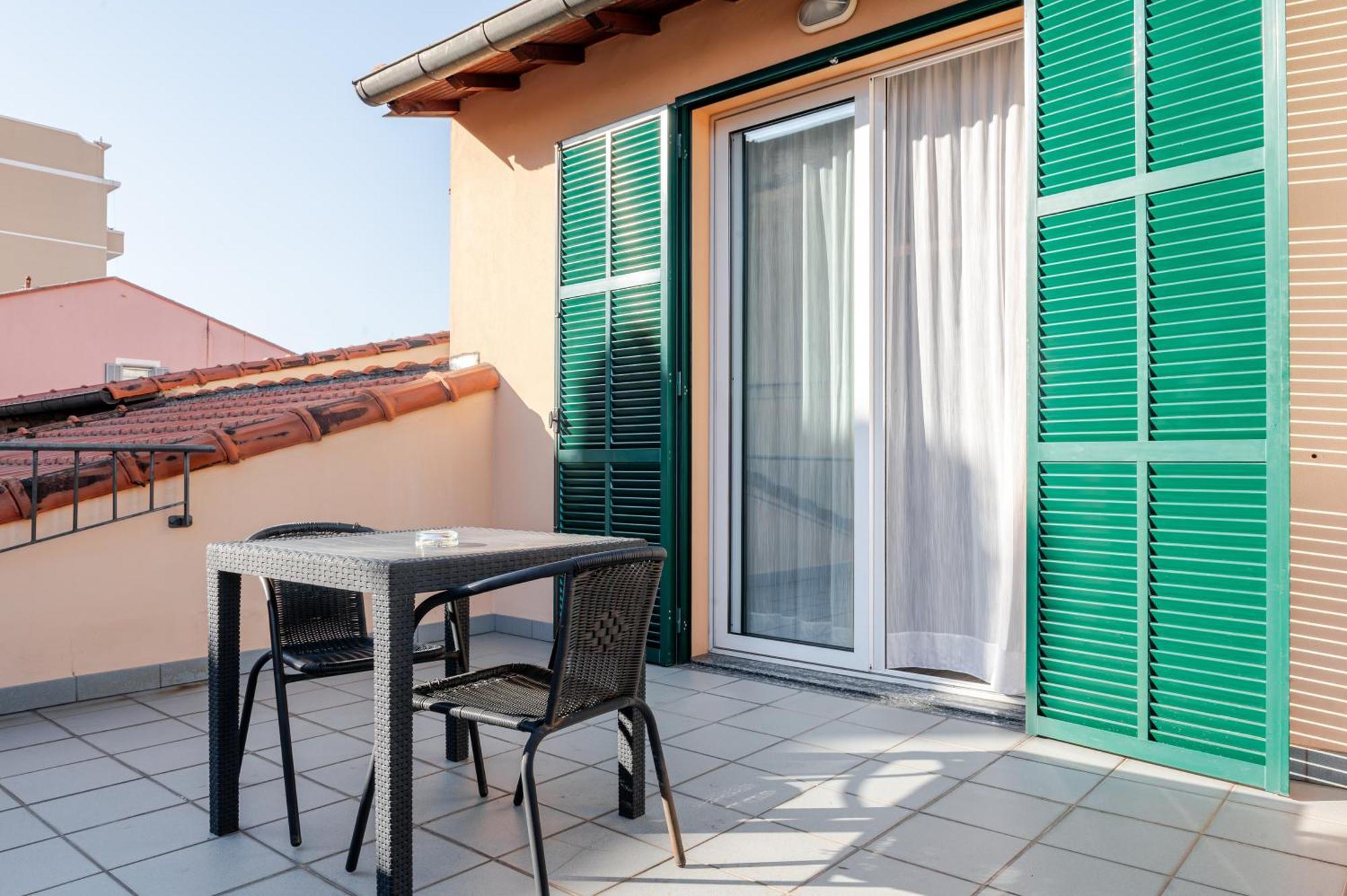 Hotel Posta - 3 Stars - Comfortable Stay In Ventimiglia Exteriér fotografie