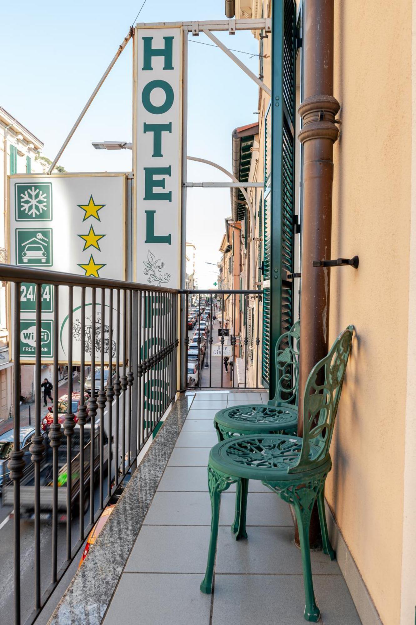 Hotel Posta - 3 Stars - Comfortable Stay In Ventimiglia Exteriér fotografie