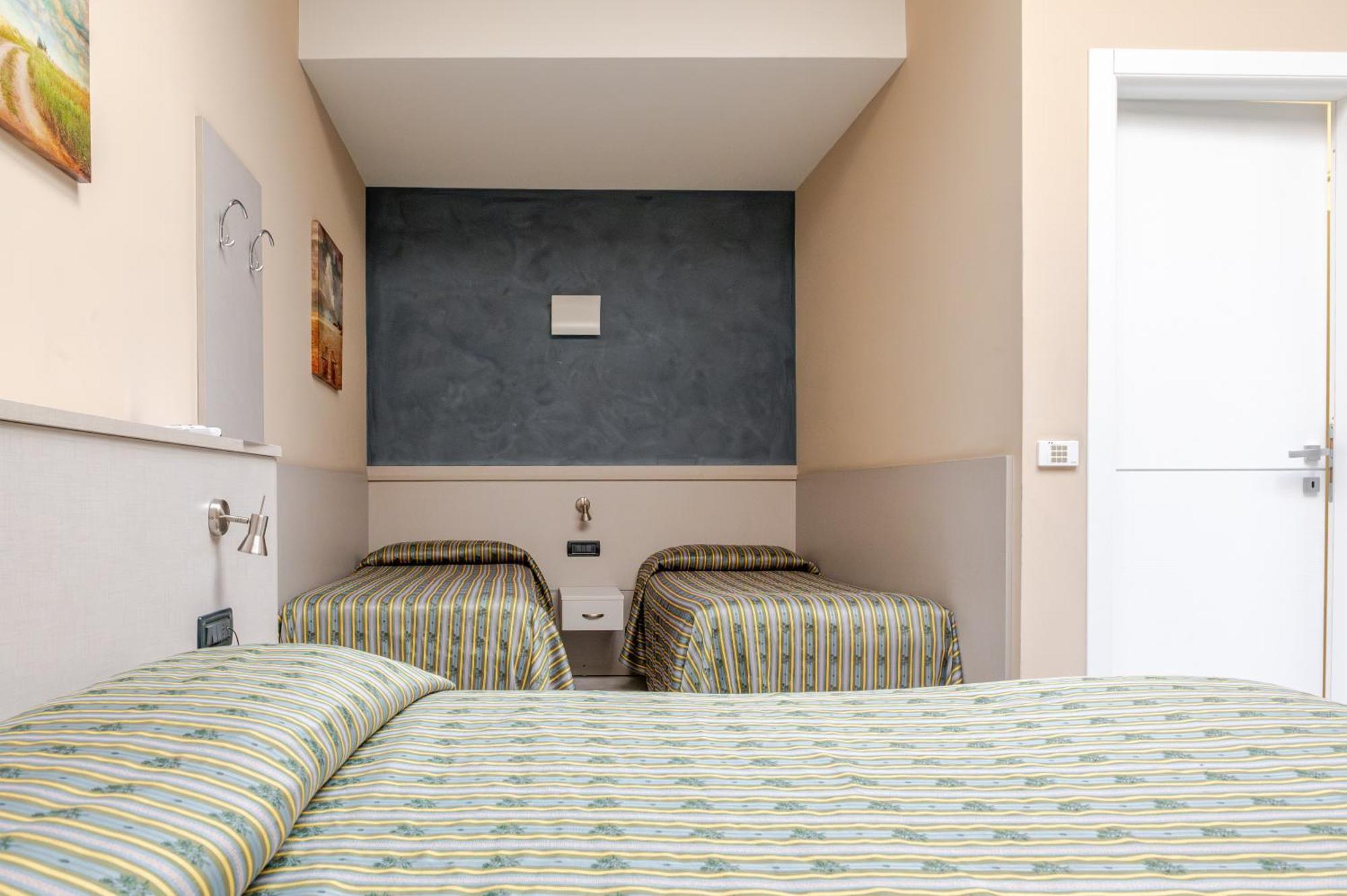 Hotel Posta - 3 Stars - Comfortable Stay In Ventimiglia Exteriér fotografie