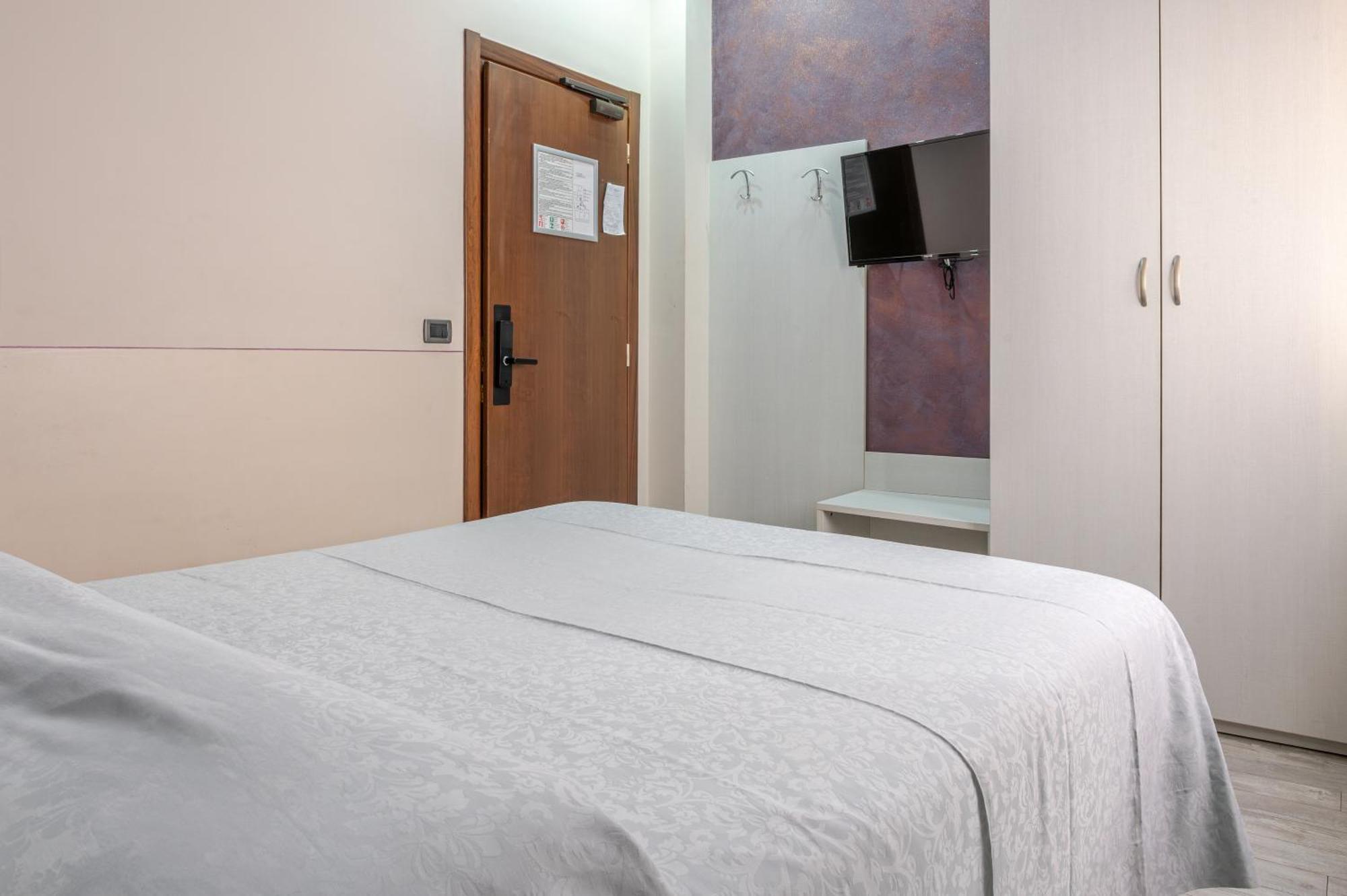 Hotel Posta - 3 Stars - Comfortable Stay In Ventimiglia Exteriér fotografie